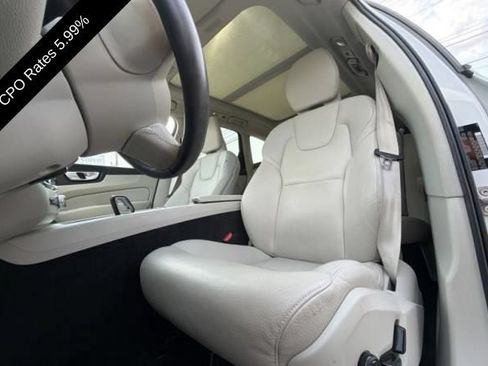 Used 2024 Volvo XC60 B5 Plus w/ Climate Package AWD/4WD image 3