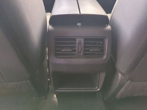 Used 2023 Nissan Rogue S AWD/4WD image 20
