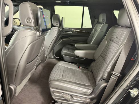 Used 2023 Cadillac Escalade Sport Platinum w/ LPO, ONYX Package AWD/4WD image 25