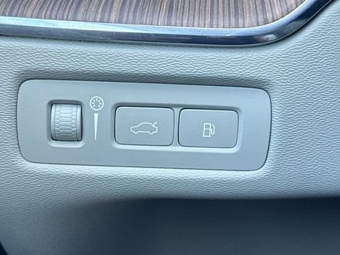 Used 2021 Volvo XC60 T8 Inscription Expression w/ Advanced Package image 30