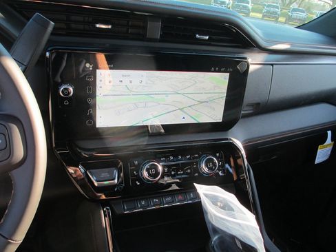 New 2026 GMC Sierra 2500 AT4 w/ AT4 Premium Plus Package image 18