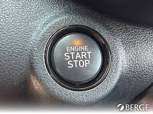 Used 2024 Hyundai Venue Limited FWD image 30