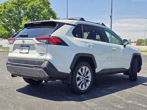 Certified 2019 Toyota RAV4 Limited w/ All Weather Liner Package AWD/4WD image 17