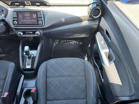 Used 2018 Nissan Kicks SV FWD image 15