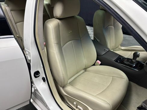 Used 2011 INFINITI G37 x Sedan w/ Premium Pkg image 31