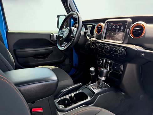 Used 2023 Jeep Gladiator Mojave w/ LED Lighting Group AWD/4WD image 38