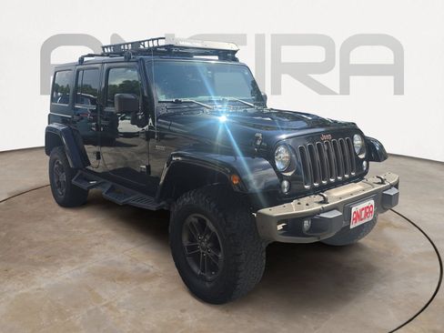 Used 2017 Jeep Wrangler Unlimited Sahara AWD/4WD image 6