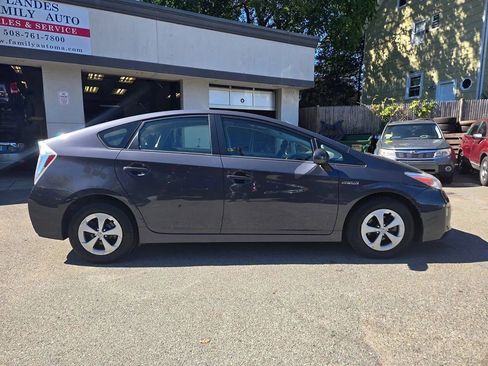 Used 2012 Toyota Prius Three FWD image 28