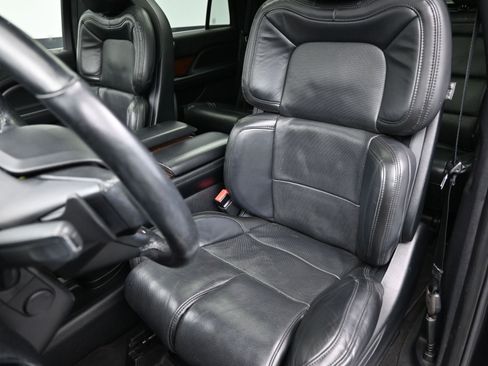 Used 2020 Lincoln Navigator Reserve w/ Equipment Group 208A Reserve image 21