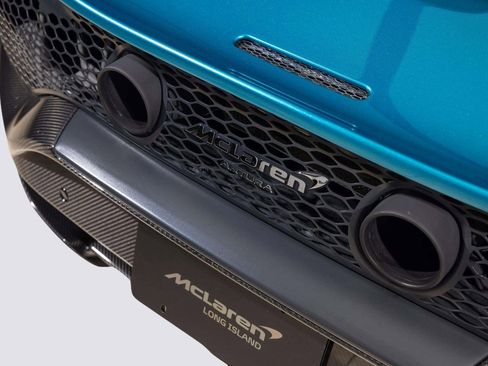 Used 2023 McLaren Artura image 34