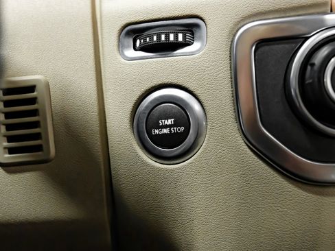 Used 2016 Land Rover LR4 HSE Silver Edition image 14