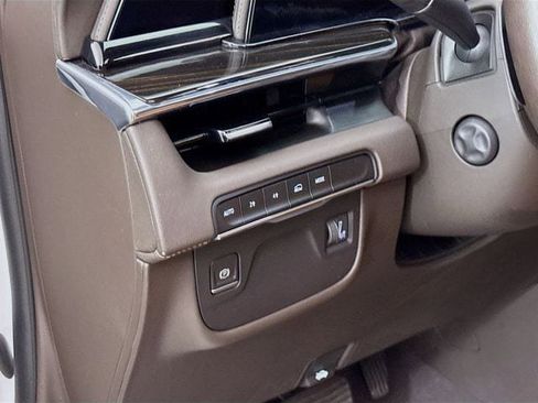 Used 2023 Cadillac Escalade ESV Premium Luxury image 13
