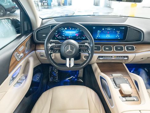 Used 2024 Mercedes-Benz GLS 450 4MATIC image 13