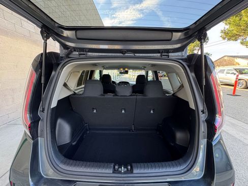Used 2025 Kia Soul LX w/ LX Technology Package image 29