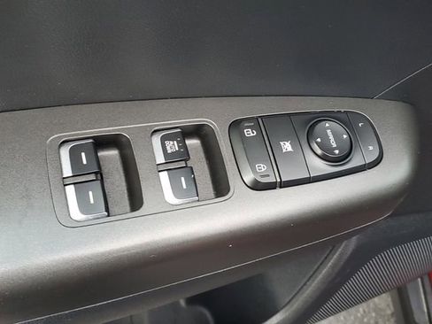 Used 2020 Kia Sportage LX image 14