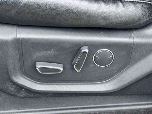 Used 2018 Ford F150 Lariat w/ FX4 Off-Road Package AWD/4WD image 16