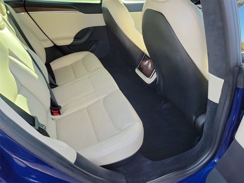 Used 2022 Tesla Model S image 13