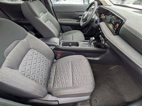 Used 2025 Nissan Kicks SV w/ SV Premium Package image 23