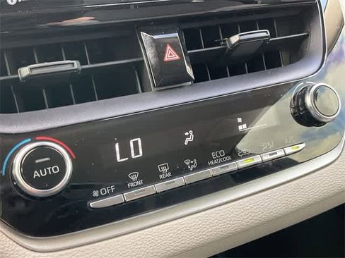 Used 2022 Toyota Corolla LE image 22