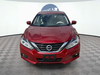 Used 2017 Nissan Altima 2.5 SL w/ Moonroof Package video 2