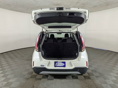 Used 2023 Kia Soul LX w/ Option Group 015 image 9