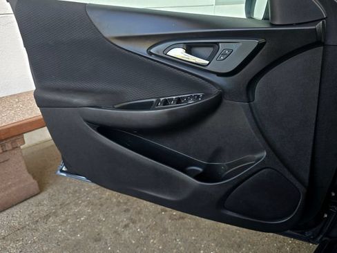 Used 2022 Chevrolet Malibu LT FWD image 17
