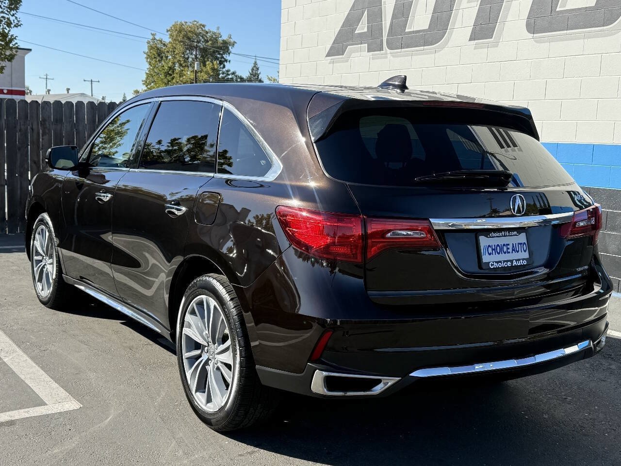 Used 2017 Acura MDX w/ Technology Package AWD/4WD image 4