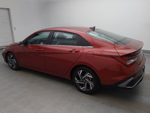 Used 2025 Hyundai Elantra Limited FWD image 3