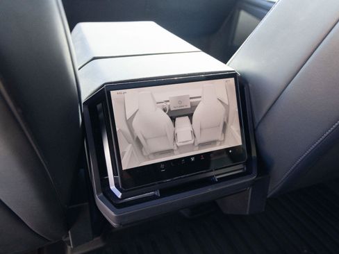 Used 2024 Tesla Cybertruck AWD Crew Cab image 23