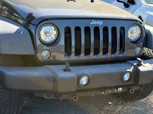 Used 2018 Jeep Wrangler Sport AWD/4WD image 8