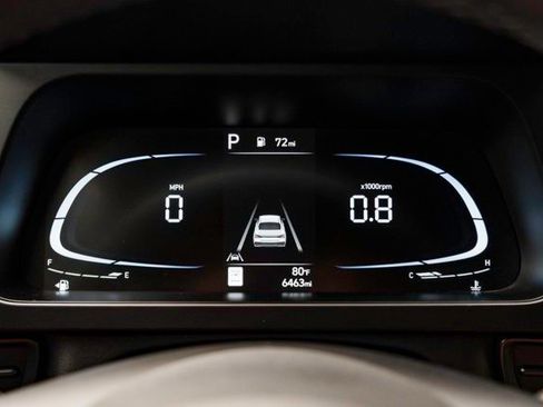 Certified 2025 Hyundai Elantra Sport image 14