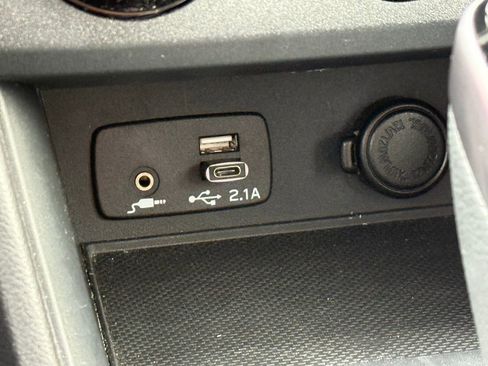 Used 2023 Subaru Crosstrek 2.0i Premium image 22