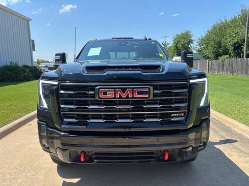 Used 2024 GMC Sierra 2500 AT4 w/ AT4 Premium Plus Package AWD/4WD image 2