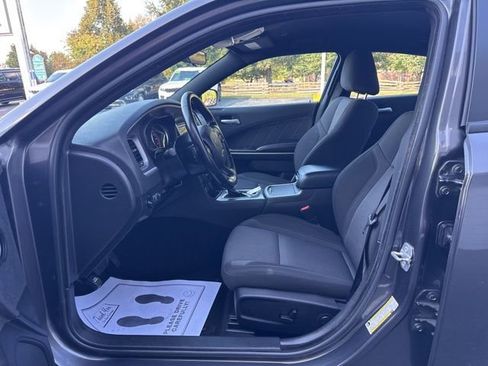 Certified 2022 Dodge Charger SXT w/ Cold Weather Package image 11