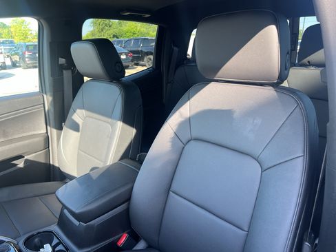 Used 2026 Chevrolet Colorado Trail Boss AWD/4WD image 10