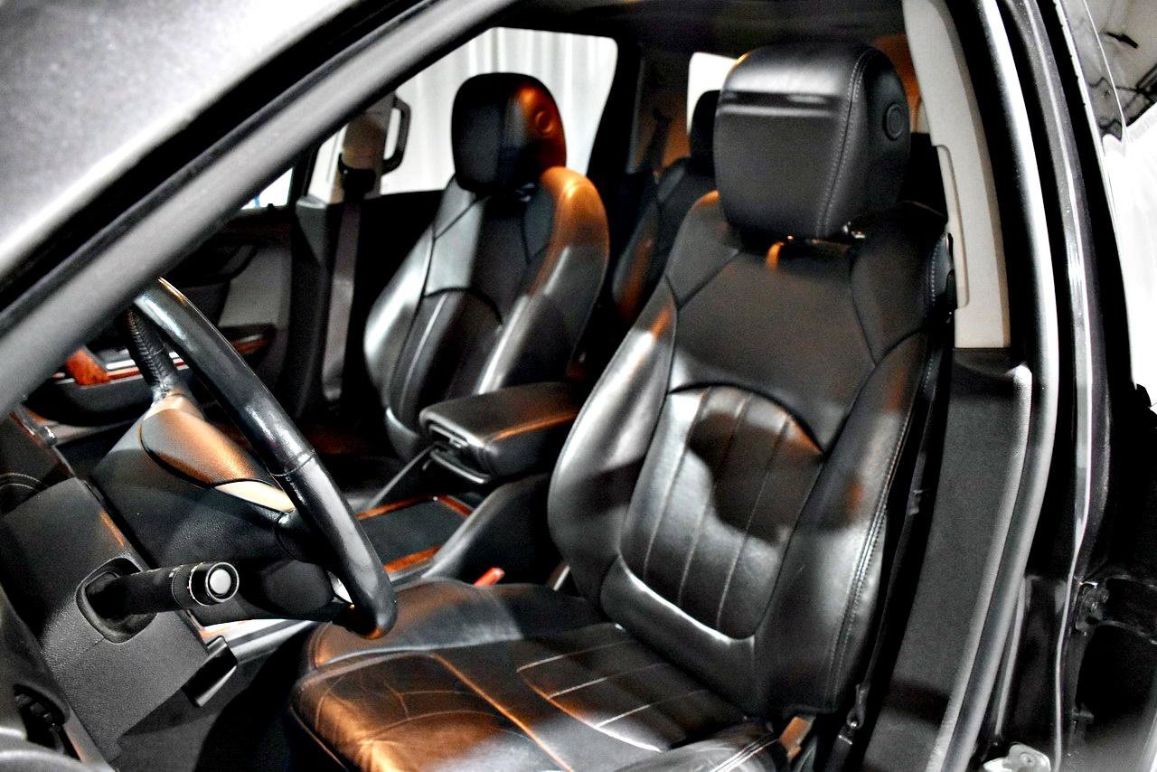 Used 2014 Chevrolet Traverse LTZ FWD image 11