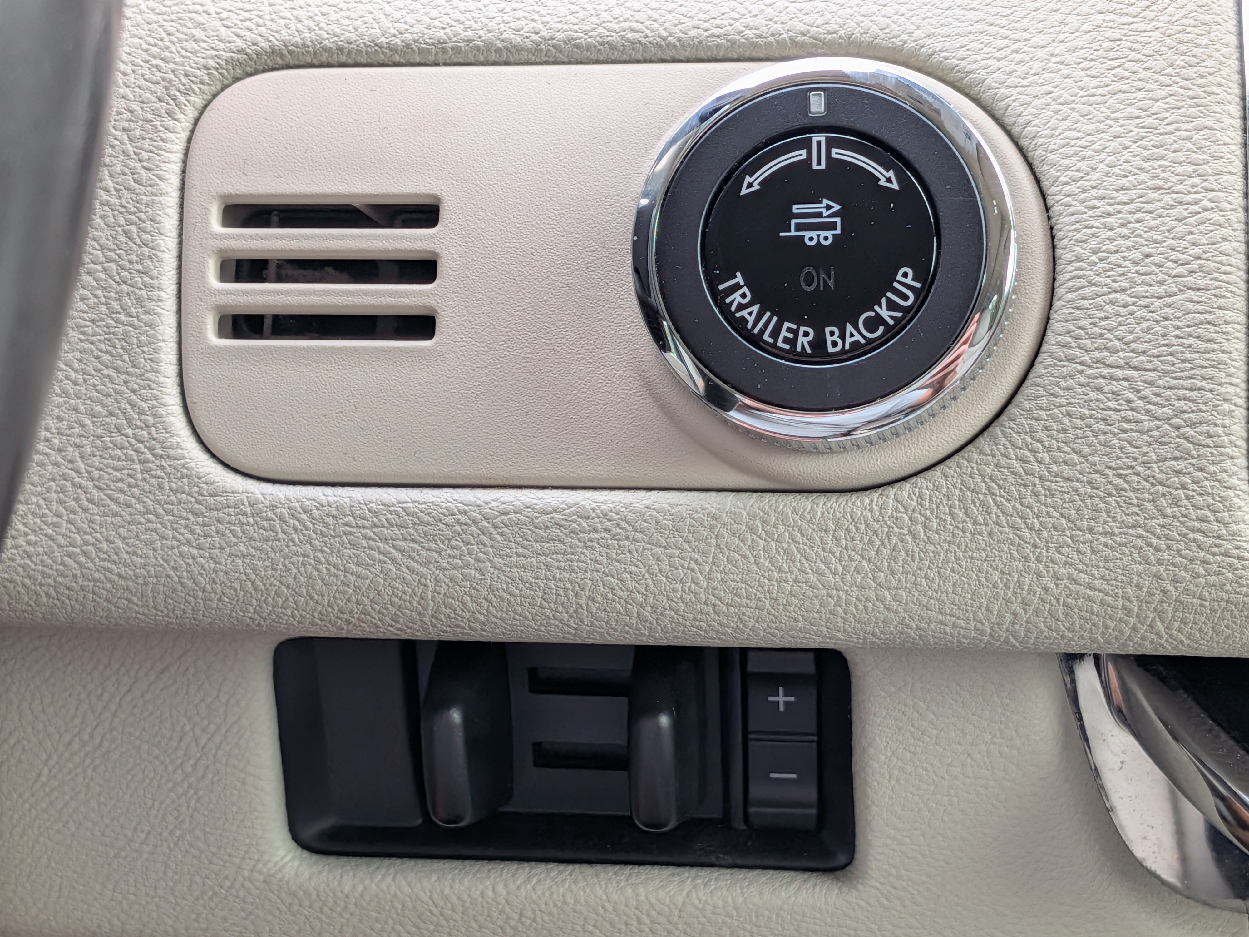 Used 2019 Lincoln Navigator Reserve AWD/4WD image 31