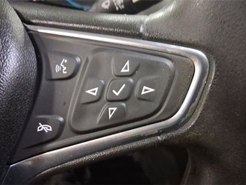 Used 2018 Chevrolet Equinox LS image 33