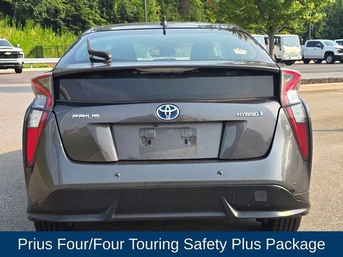 Used 2017 Toyota Prius Four Touring FWD image 3