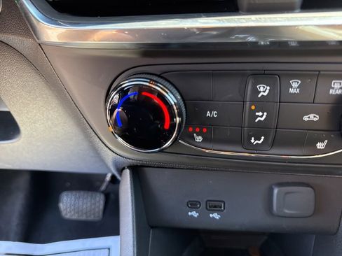 Used 2024 Buick Encore GX Preferred w/ Comfort Package AWD/4WD image 32