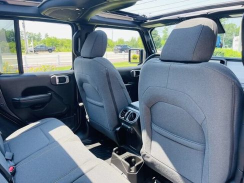 Used 2026 Jeep Wrangler Unlimited Sport AWD/4WD image 12