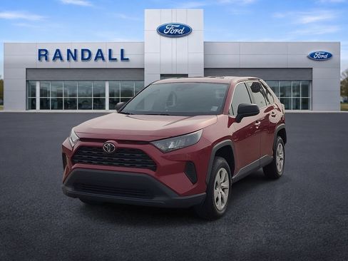 Used 2022 Toyota RAV4 LE FWD image 2
