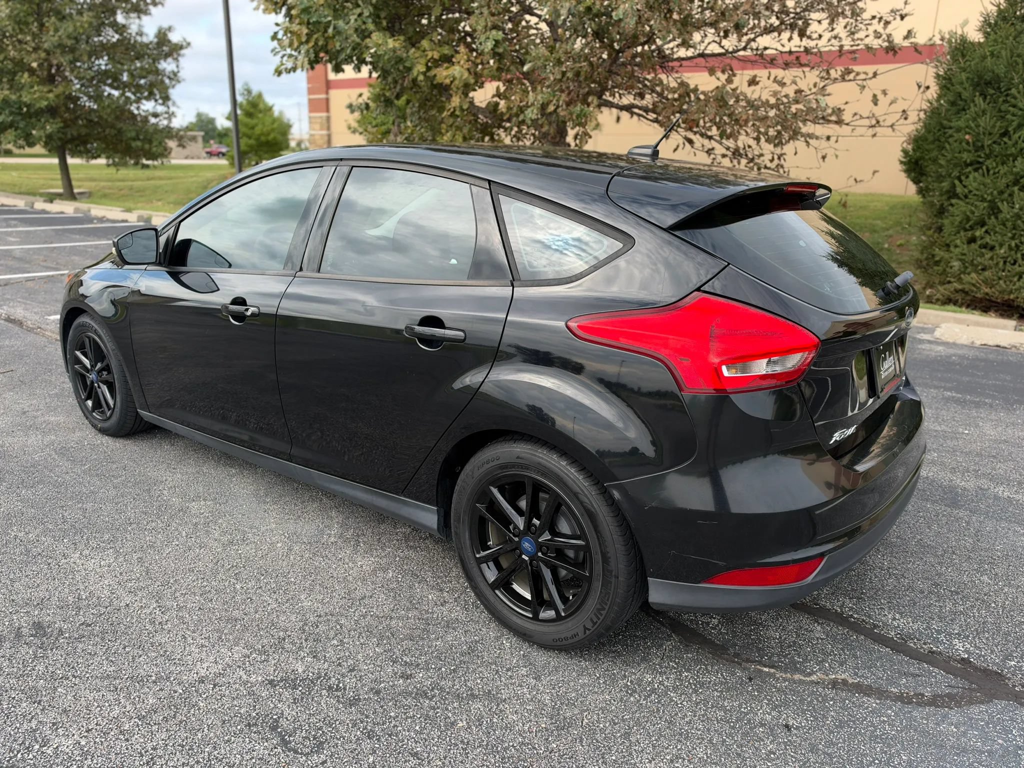 Used 2016 Ford Focus SE FWD image 3