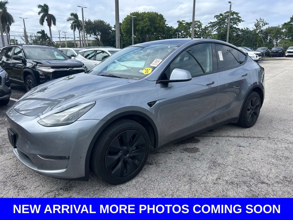 Used 2025 Tesla Model Y Long Range AWD/4WD image 3