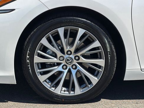 Used 2019 Lexus ES 350 w/ Premium Package FWD image 30