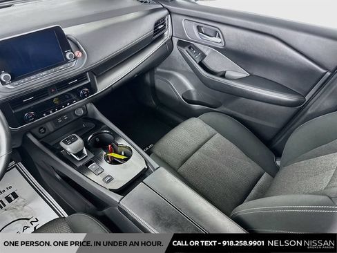 Certified 2025 Nissan Rogue SV FWD image 21