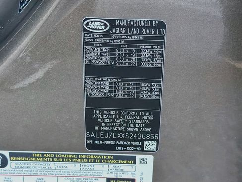 Used 2025 Land Rover Defender 110 S AWD/4WD image 45