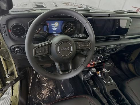 Used 2026 Jeep Wrangler Rubicon AWD/4WD image 3