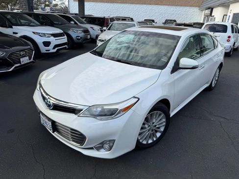 Used 2014 Toyota Avalon XLE Touring image 2