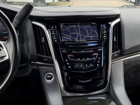Used 2019 Cadillac Escalade Platinum image 7